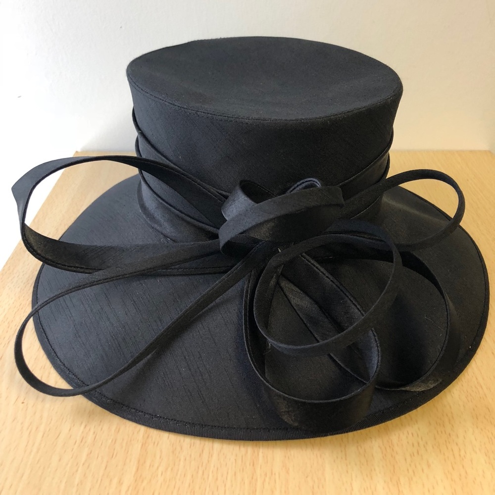 NWT Giovannio Statement Hat-- OS-- Color: Black